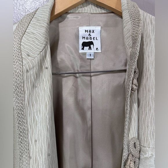 Max & Mabel Asian inspired vintage jacket with knot buttons. Size 1 - Picture 2 of 6